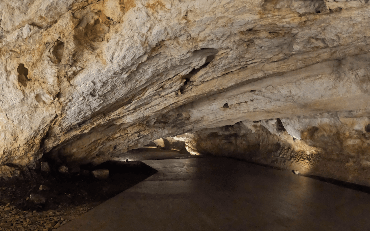 Lipa Caveimage as banner